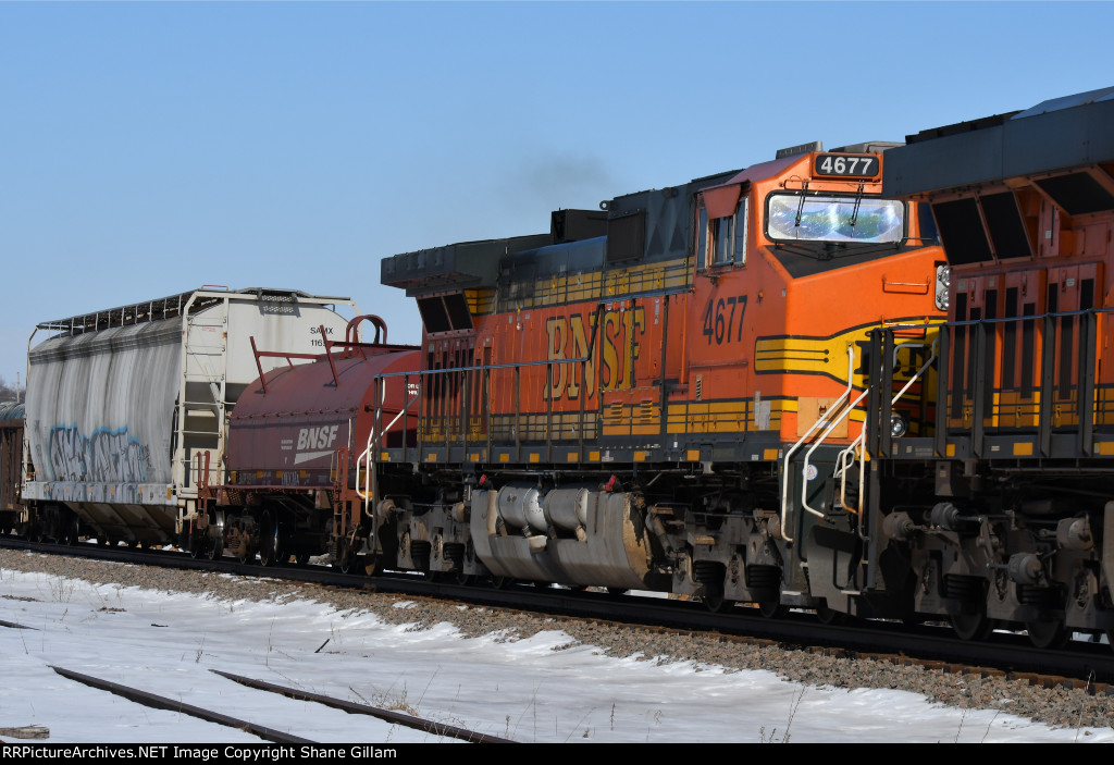 BNSF 4677 Roster shot